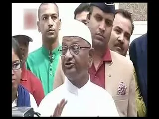 Anna Hazare Plans 'Pad-Yatra' Against Land Bill - Sakshi