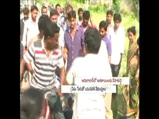 Auto driver stabbed for harassing young woman - Sakshi