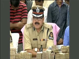 1-90-crores-seized-in-hyderabad - Sakshi