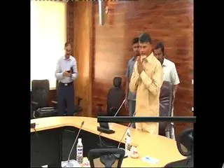 AP government decided to give health cards for Journalists - Sakshi