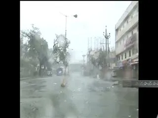 Cyclone Hudhud damage in AP estimated at Rs 8000 crores - Sakshi