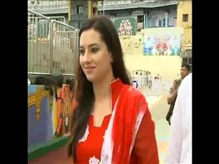 VIPs que in Tirumala - Sakshi