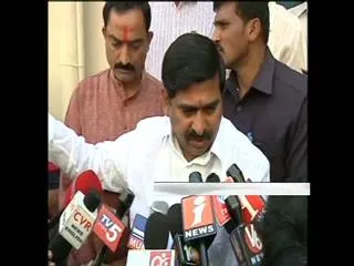 Telangana minister slams Chandrababu - Sakshi