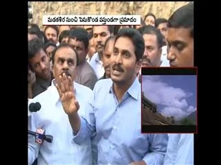 Madakashira Bus Accident : YS Jagan slams AP government - Sakshi