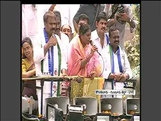 Vijayamma Speech at Guntur Road Show - Sakshi