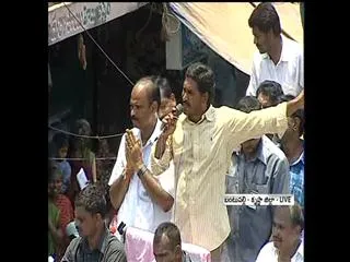 YS Jagan Speech in Bantumilli Road Show - Sakshi