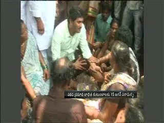 YS Jagan condolence to boat accident effected families - Sakshi