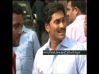 YS Jagan mohan reddy meets jyothula Nehru family - Sakshi