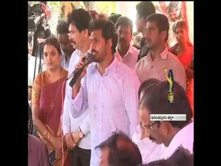 YS Jagan takes on Chandra Babu - Sakshi