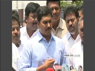 chandrababu stooping to conquer, says ys jagan mohan reddy - Sakshi
