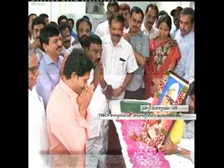 YS Jagan pay tributes to Jagjivan Ram at Lotus pond - Sakshi