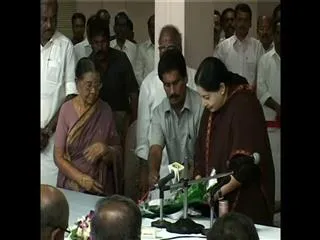 tamilnadu ex minister jayalalithaa's bail extended till april 2015 - Sakshi