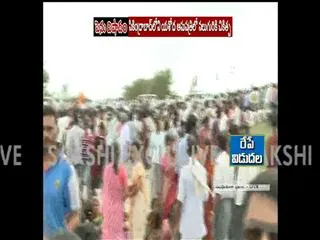Traffic Jam at Masaipet rail accident of Medak - Sakshi