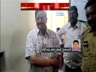 Producer kalyan surrenders panjagutta police station - Sakshi