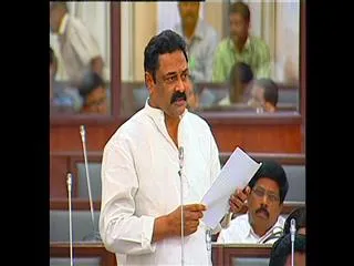 Worst conditions of nandyala roads:Bhuma nagireddy - Sakshi