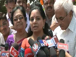 MP Kavitha open challenge to chandrababu naidu - Sakshi