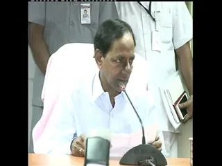 KCR speaks to media on Pension for Beedi workers - Sakshi