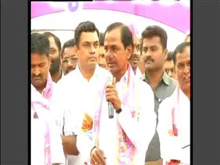 KCR fires on Congress Leaders - Sakshi