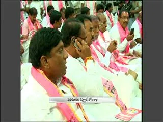 Newcomers no chance for telangana govt - Sakshi