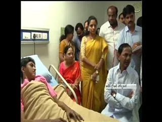 KCR Meets Prathyusha at aware Global Hospital - Sakshi