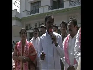 Every settler is a Telanganite : CM KCR - Sakshi