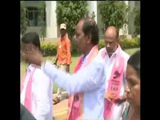 KCR to be Sworn as Telangana CM on 2nd June, 12.57noon - Sakshi