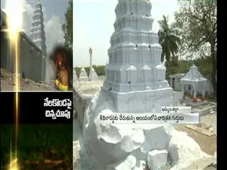 Government Neglets Lord Venkateswara Temple at Nelakonda In Khammam - Sakshi