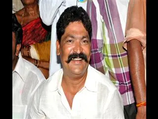 I wasn't kidnapped says Jammalamadugu ward counsillor - Sakshi