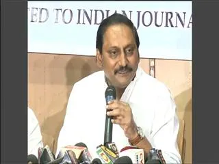 Chiranjeevi Talks Like a Comedian Says Kiran Kumar Reddy - Sakshi