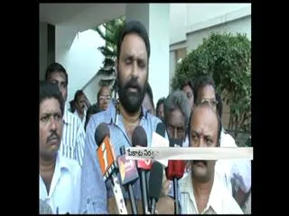 ysrcp-mla-kodali-nani-protest-gudiwada-officers-club-outside - Sakshi