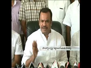 komatireddy-venkat-reddy-takes-on-telangana-cm-kcr - Sakshi