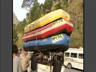 rescue operation continues in himachal pradesh - Sakshi