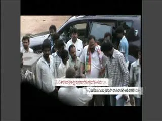 Krishnam Raju prays at Pedda Dargah - Sakshi