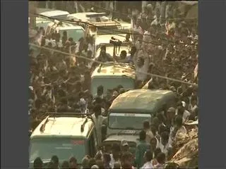 ys jagan gets grand welcome in kurupam - Sakshi