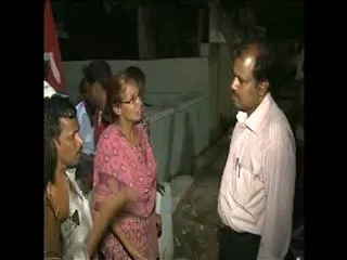 Police Lathi charge on Muncipal labour - Sakshi