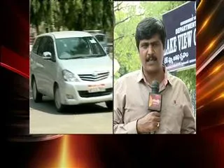 Higher Officials meet in Lake View guest house - Sakshi