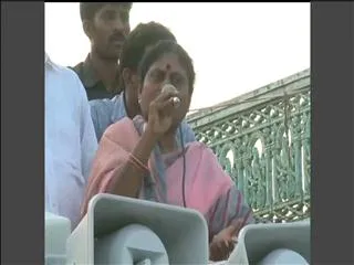 ys vijayamma's speech in madhira jana bheri - Sakshi