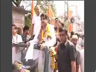 bjp chooses devendra fadnavis as maharashtra cm - Sakshi