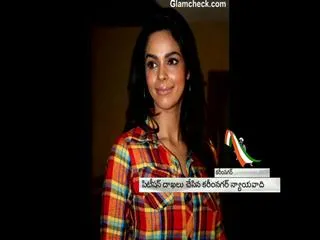 Case Filed Against Mallika Sherawat's Dirty Politics - Sakshi