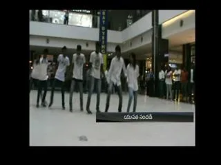 Flash Mob At Manjeera Mall Kukatpally - Sakshi