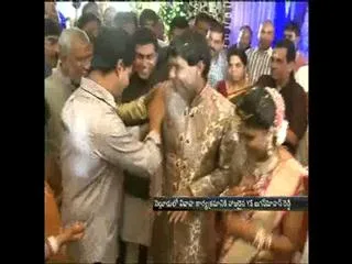 YS Jagan, Vijayamma attend yv subba reddy brother daughter marriage - Sakshi