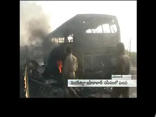 Yet another Volvo bus catches fire; passengers safe - Sakshi