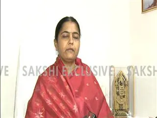 Cong finalised Sunitha Lakshma Reddy for Medak bi-poll - Sakshi