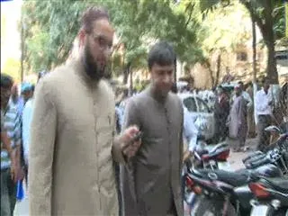 MIM Party gives shock to Congress - Sakshi