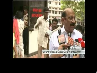 Health minister Kamineni Srinivas surprisingly visits government hospital in Vijayawada - Sakshi