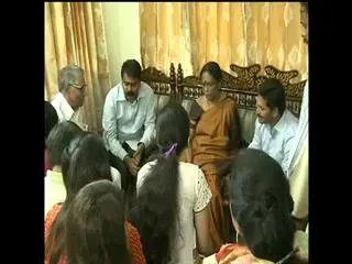 ys jagan consoles miriyala venkata rao family - Sakshi