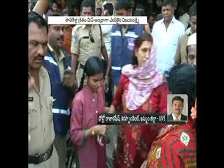 Ex Miss Andhra attempts suicide - Sakshi