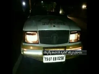 Mla Talasani narrow escape from car accident - Sakshi