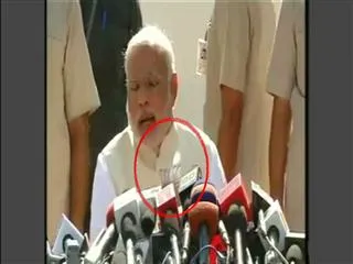 narendra-modi-votes-clicks-selfie-criticises-congress - Sakshi