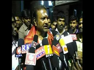 Hero mohan babu visits sri kalahasti temple - Sakshi